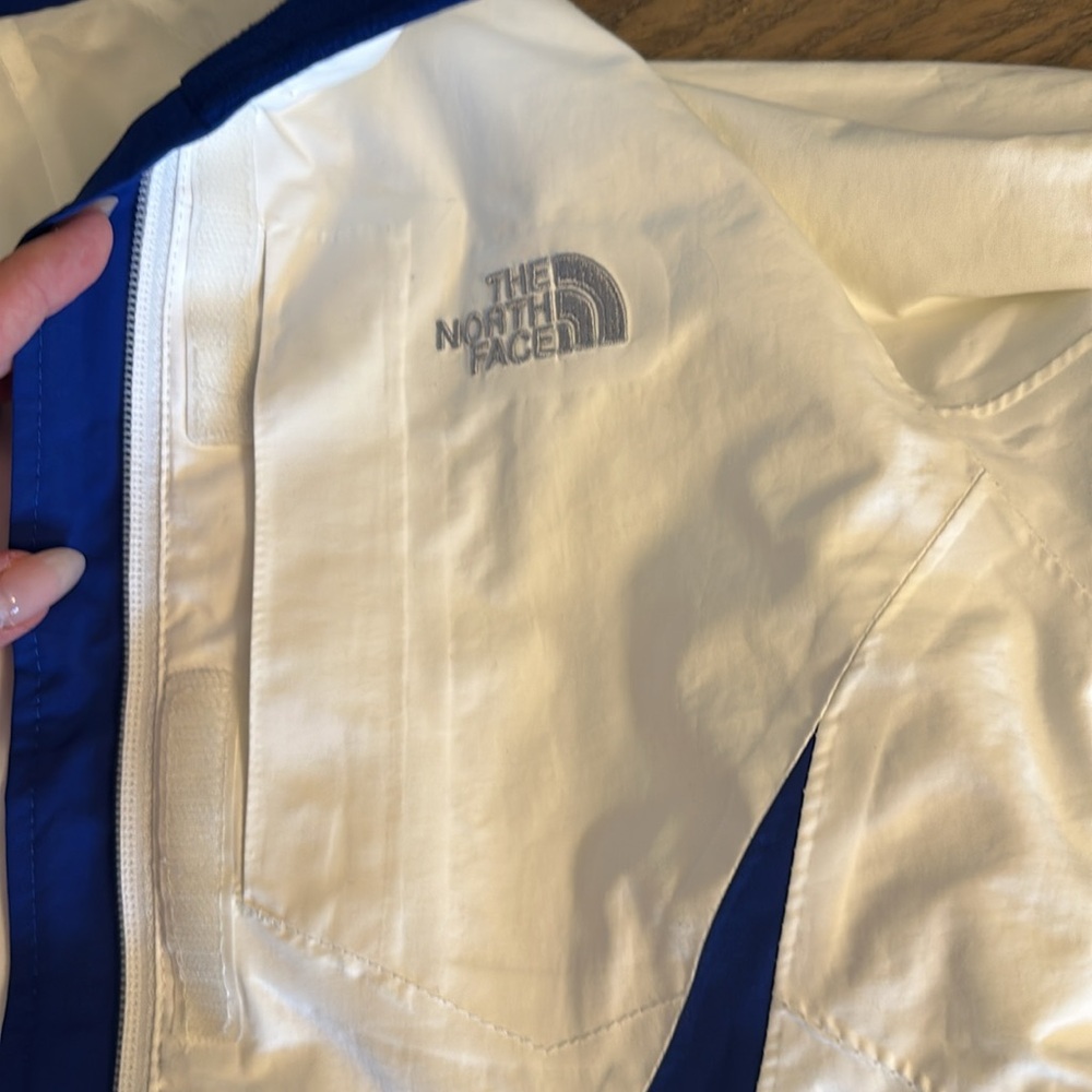 The North Face HyVent Jacket - Picture 5 of 7